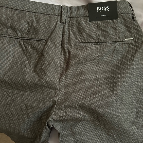Youth boys boss shorts - Picture 2 of 3
